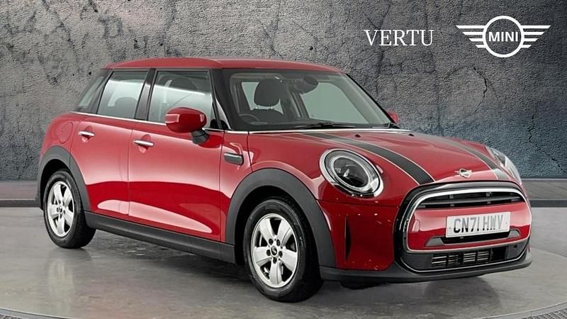 Used Mini Cooper Classic 136 HP (100 kW) 2021 Red Hatchback