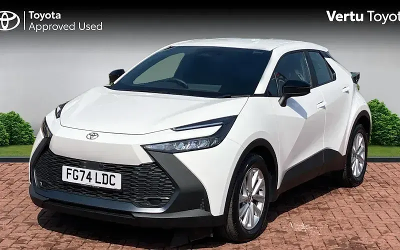 Used Toyota C-HR 140 HP (102 kW) 2026 SUV