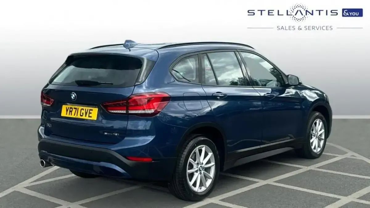Usado BMW X1 Comfort Edition 134 CV (98 kW) 2021 Azul SUV
