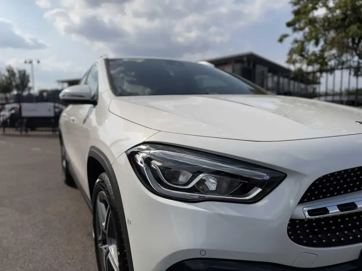 Used Mercedes GLA250 Premium 218 HP (160 kW) 2022 White SUV