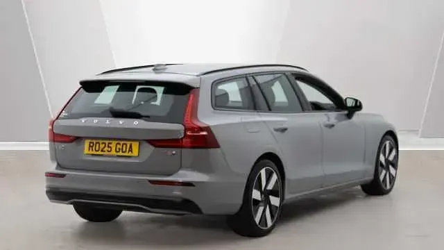 Used Volvo V60 Plus 350 HP (257 kW) 2025 Estate