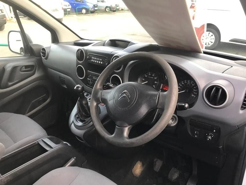 Used Citroën Berlingo 90 HP (66 kW) 2014 White MPV