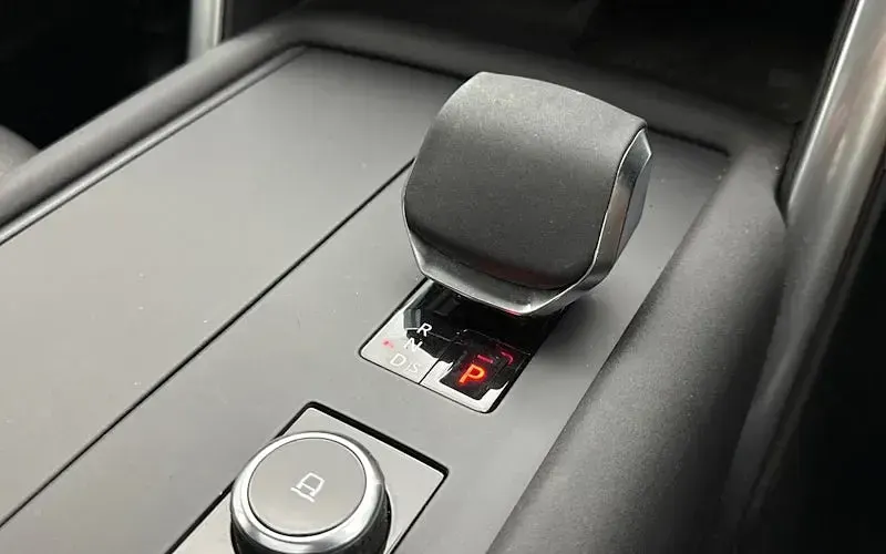Used Land Rover Discovery HSE Dynamic 349 HP (256 kW) 2024 Grey SUV