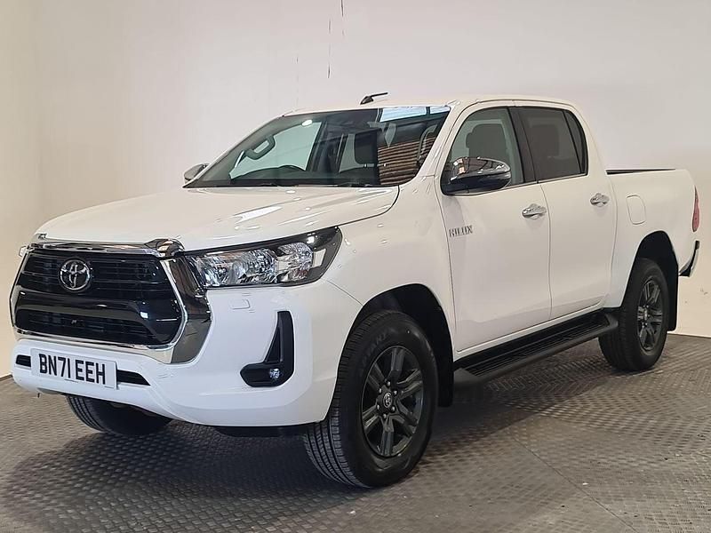 Used Toyota HiLux 150 HP (110 kW) 2021 White Pickup