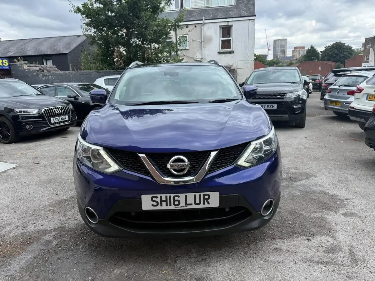 Used Nissan Qashqai N-Connecta 110 HP (80 kW) 2016 Blue SUV