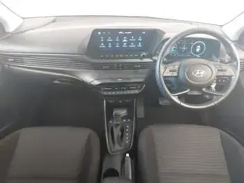 Used Hyundai i20 Premium 100 HP (73 kW) 2022 White Hatchback
