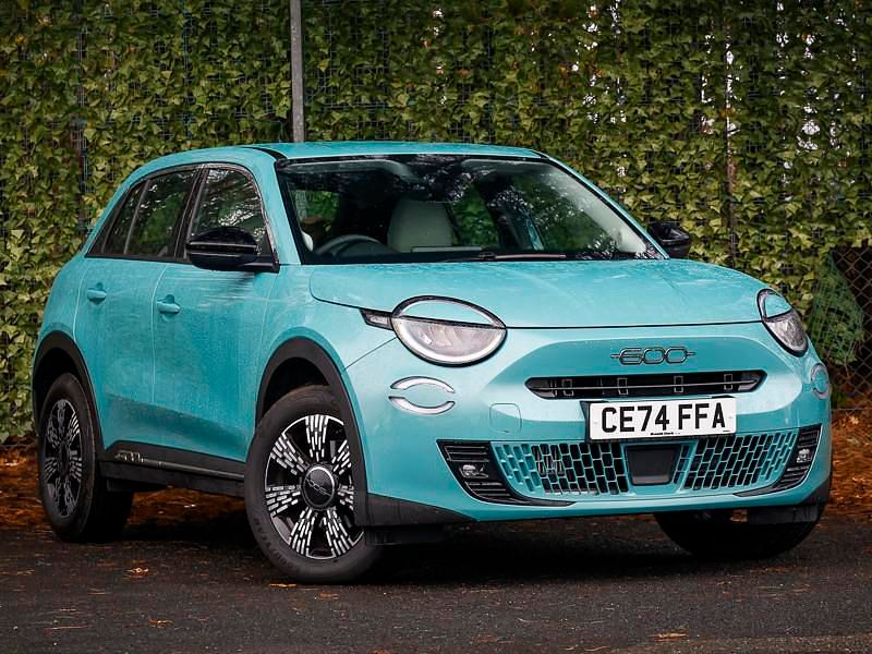 Blue Used 2024 Fiat 600 Hatchback | £19,498 (Good price) - Image 1/4