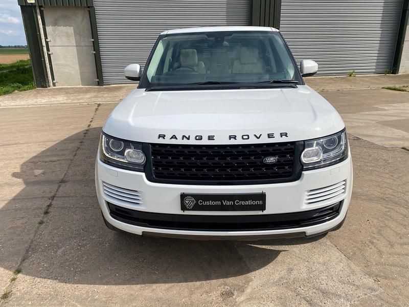 Used Land Rover Range Rover Vogue 306 HP (225 kW) 2015 White SUV