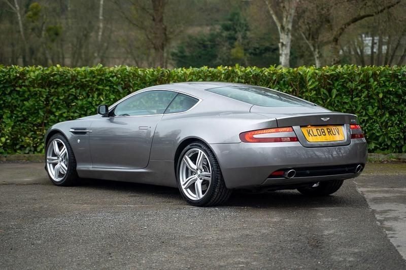 Used Aston Martin DB9 470 HP (345 kW) 2008 Silver Coupe
