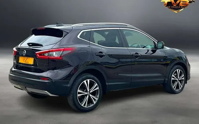 Used Nissan Qashqai N-Connecta 116 HP (85 kW) 2017 Black SUV