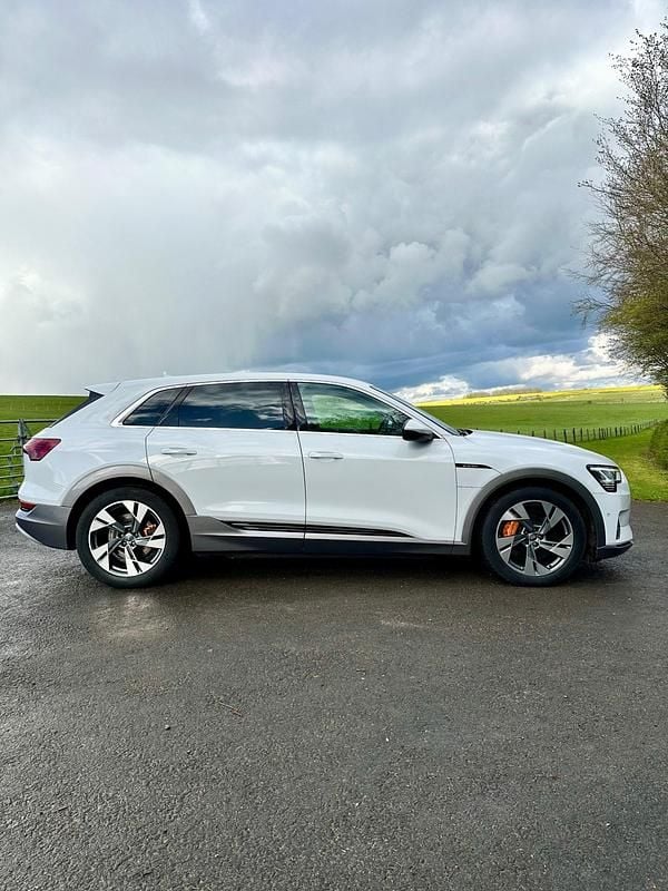 Used Audi e-tron Advanced 300 kW (408 HP) 2019 White SUV