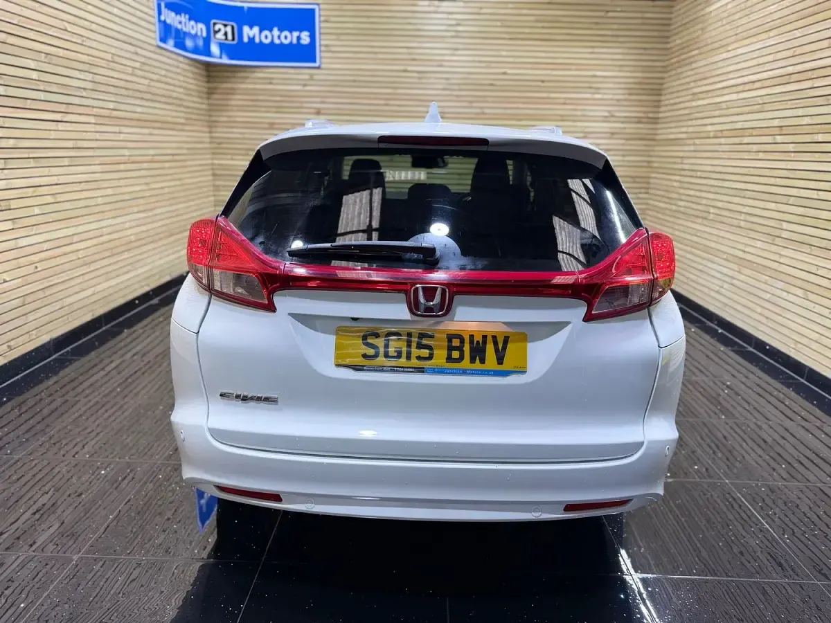 Used Honda Civic SR 142 HP (104 kW) 2015 White Estate