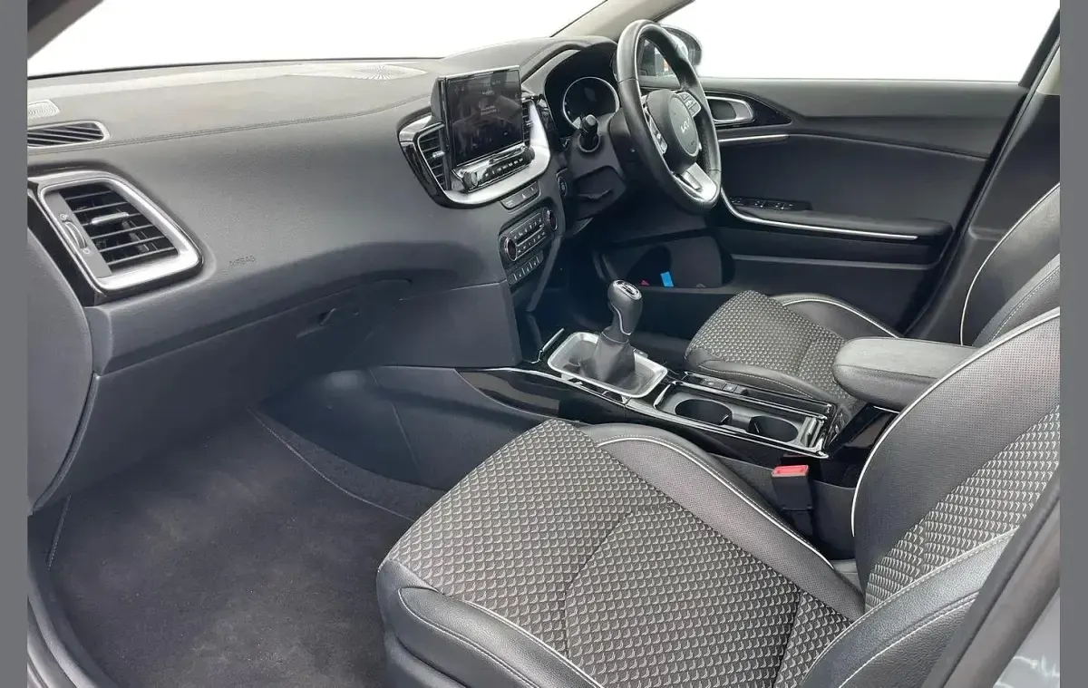 Used Kia XCeed 158 HP (116 kW) 2023 Silver SUV