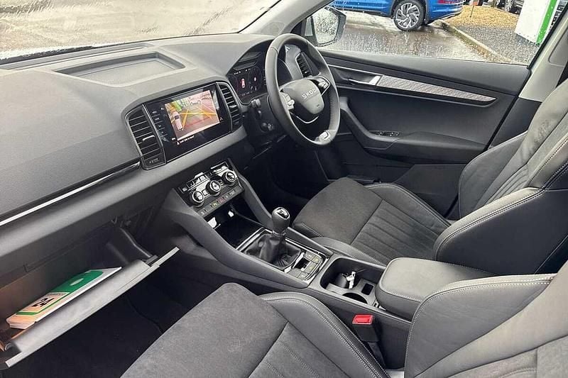 New Skoda Karoq SE L 110 HP (80 kW) 2025 Brilliant silver metallic SUV