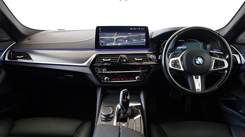 Used BMW M550 Comfort Edition 523 HP (384 kW) 2022 White Sedan