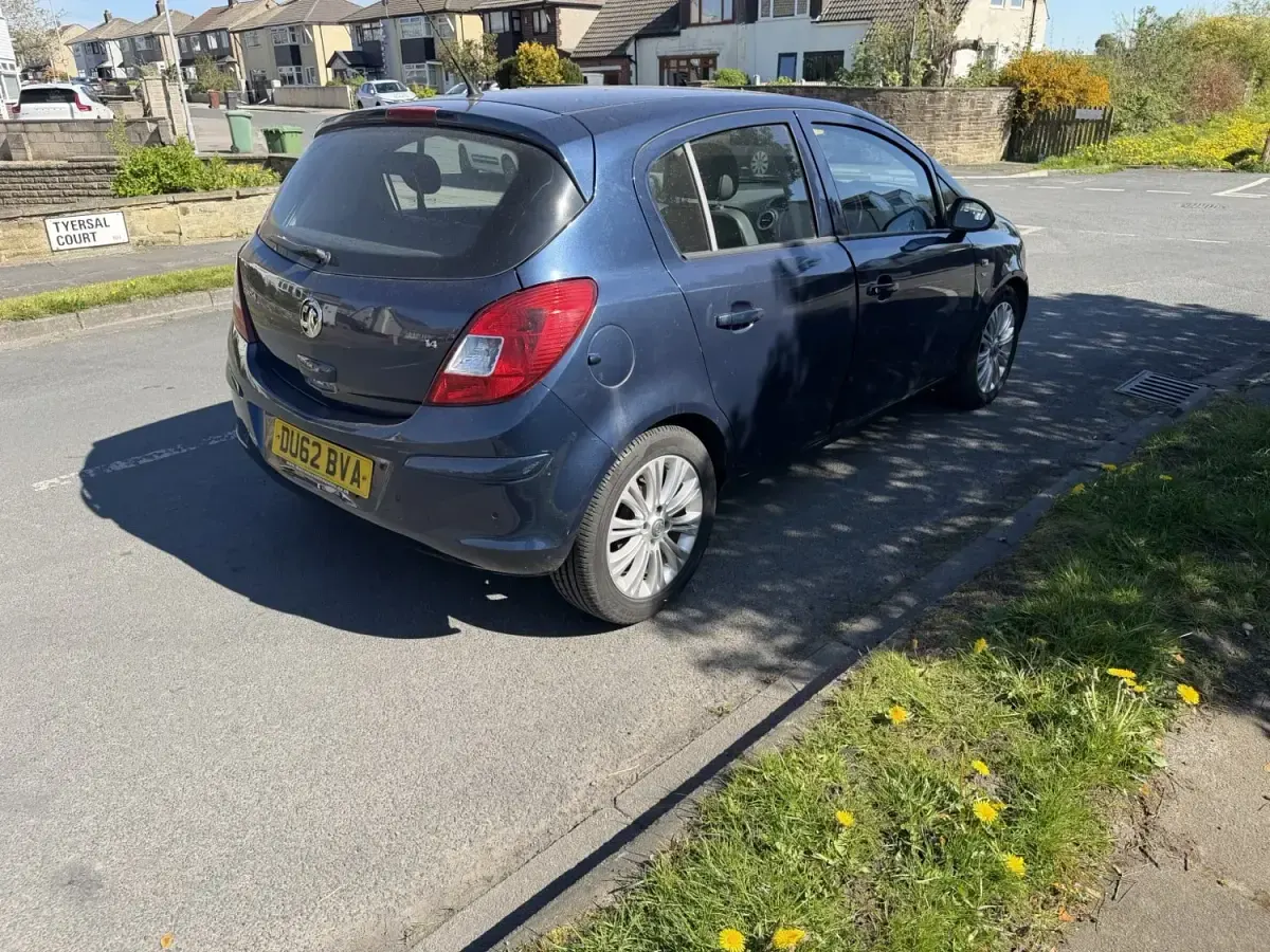 Second-hand Vauxhall Corsa 100 CP (73 kW) 2012 Albastru Hatchback