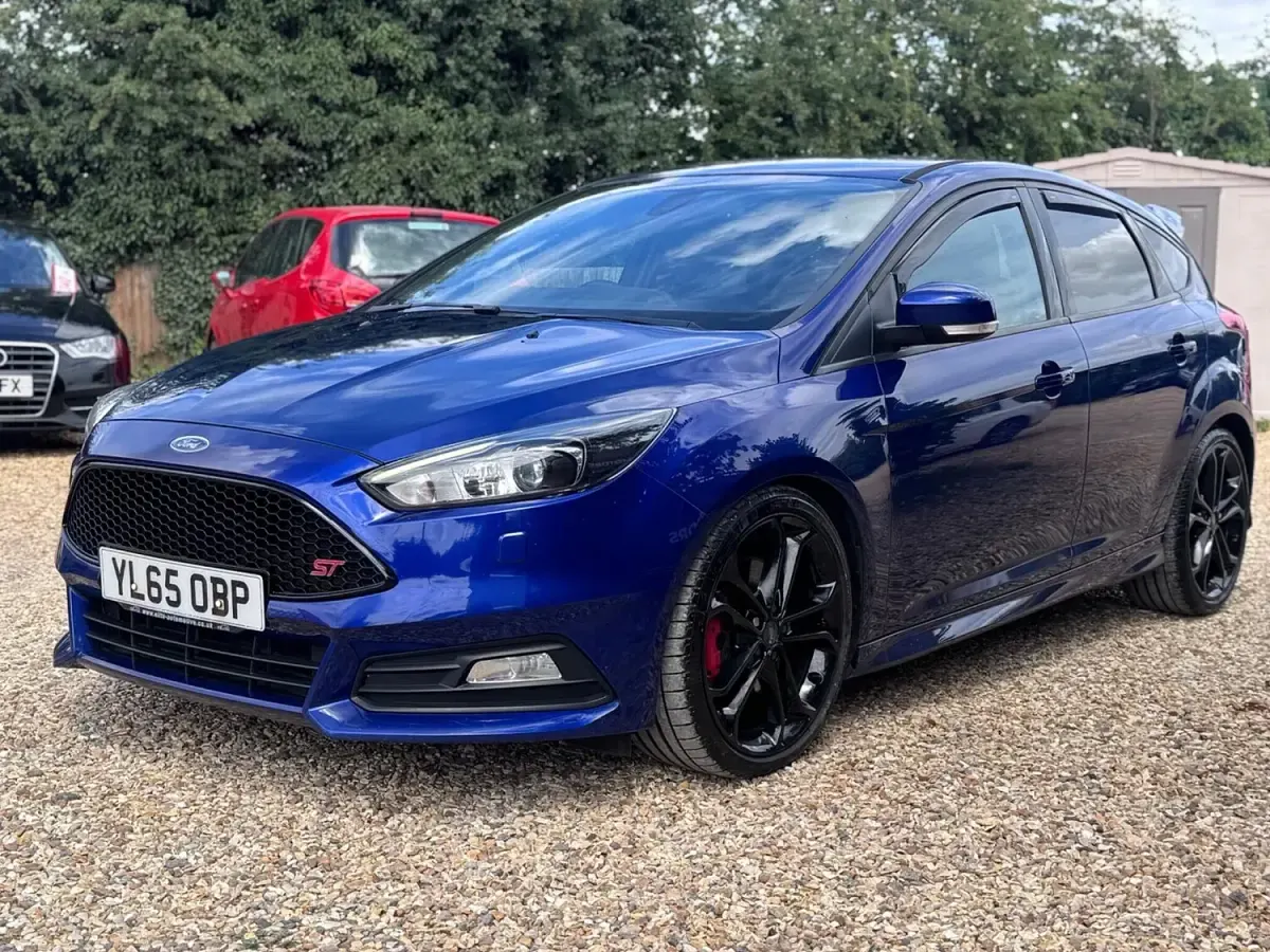 Used Ford Focus ST 2016 Blue Hatchback