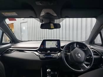 Used Toyota C-HR 115 HP (84 kW) 2018 Silver SUV