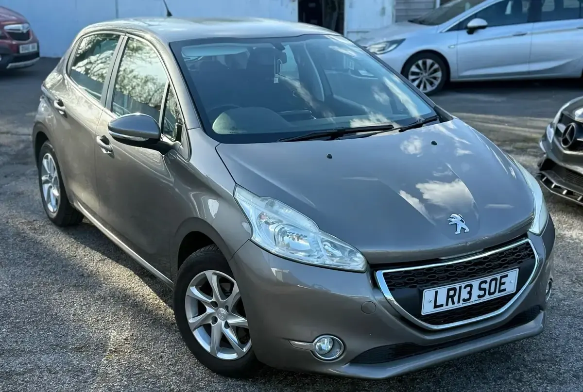 Used Peugeot 208 Active 82 HP (60 kW) 2013 Grey Hatchback