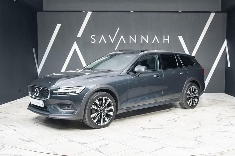 Used Volvo V60 CC Plus 250 HP (183 kW) 2020 Grey Estate