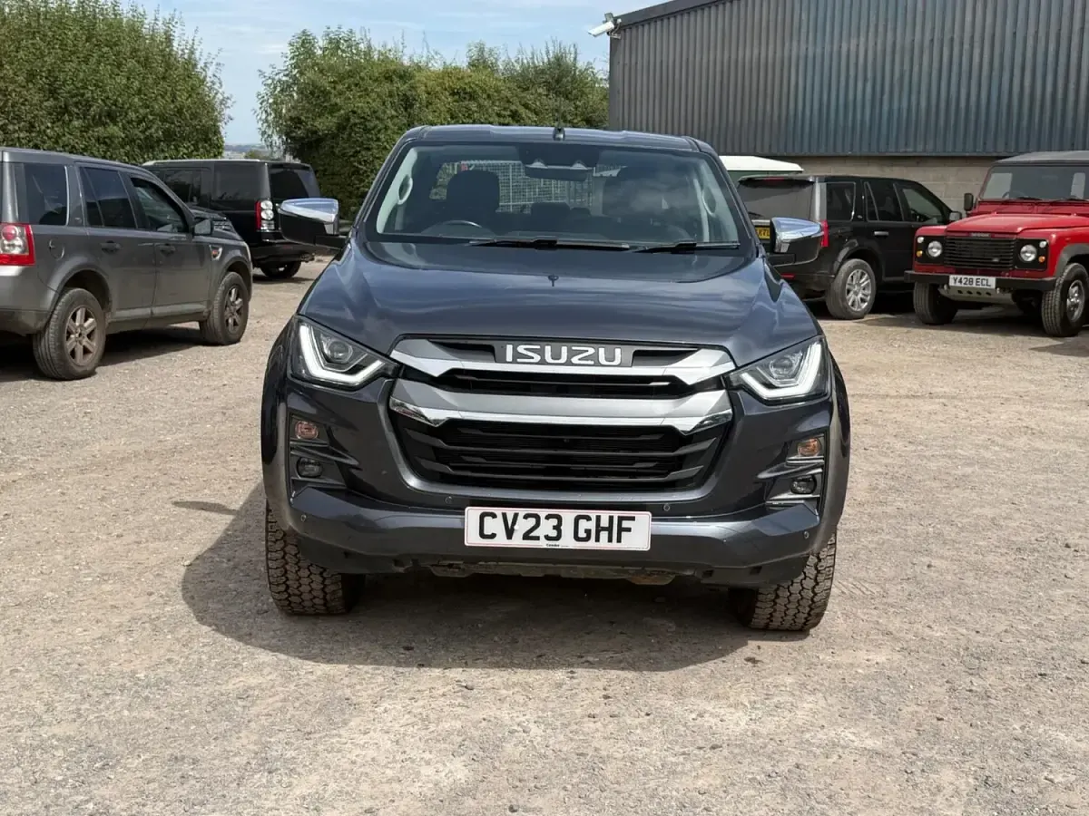 Used Isuzu D-Max 163 HP (119 kW) 2023 Grey Pickup