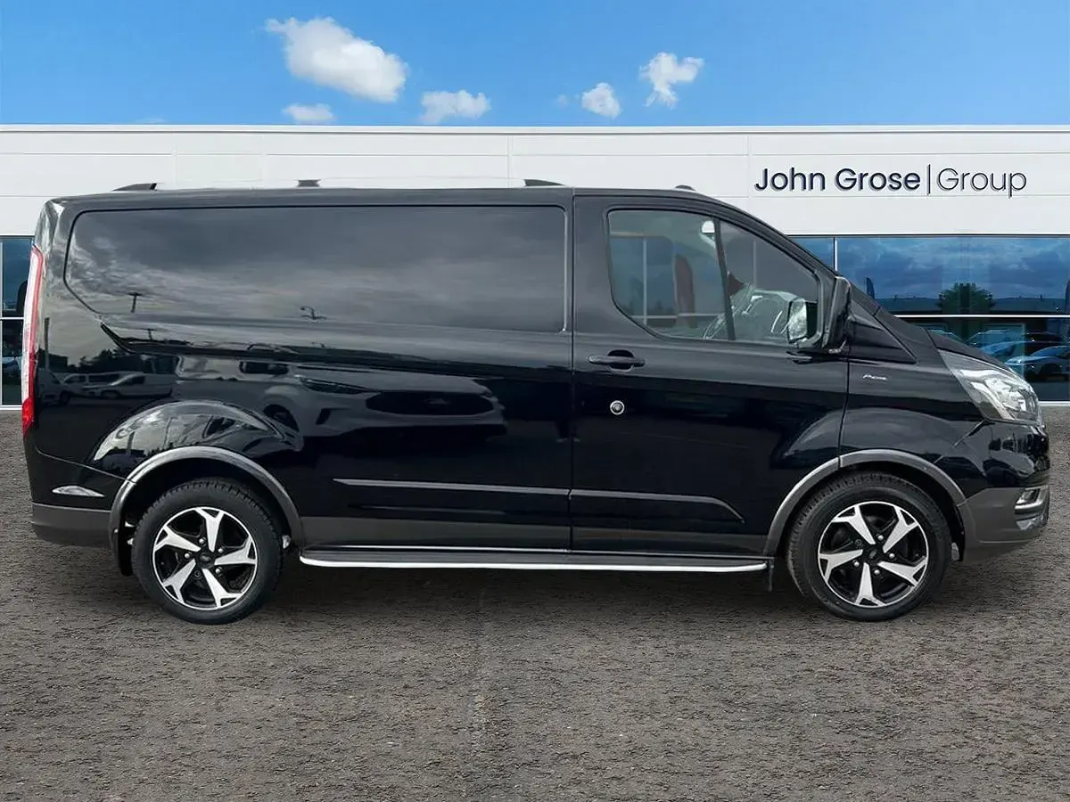 Used Ford Transit Custom Active 170 HP (125 kW) 2021 Black Van