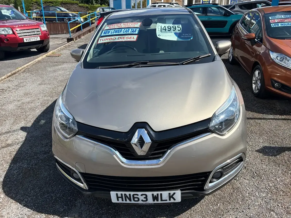 Used Renault Captur Dynamique 90 HP (66 kW) 2013 Beige SUV