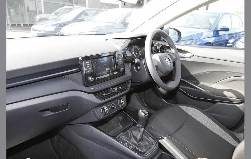 Begagnad Skoda Fabia 64 HK (47 kW) 2022 Blå Halvkombi