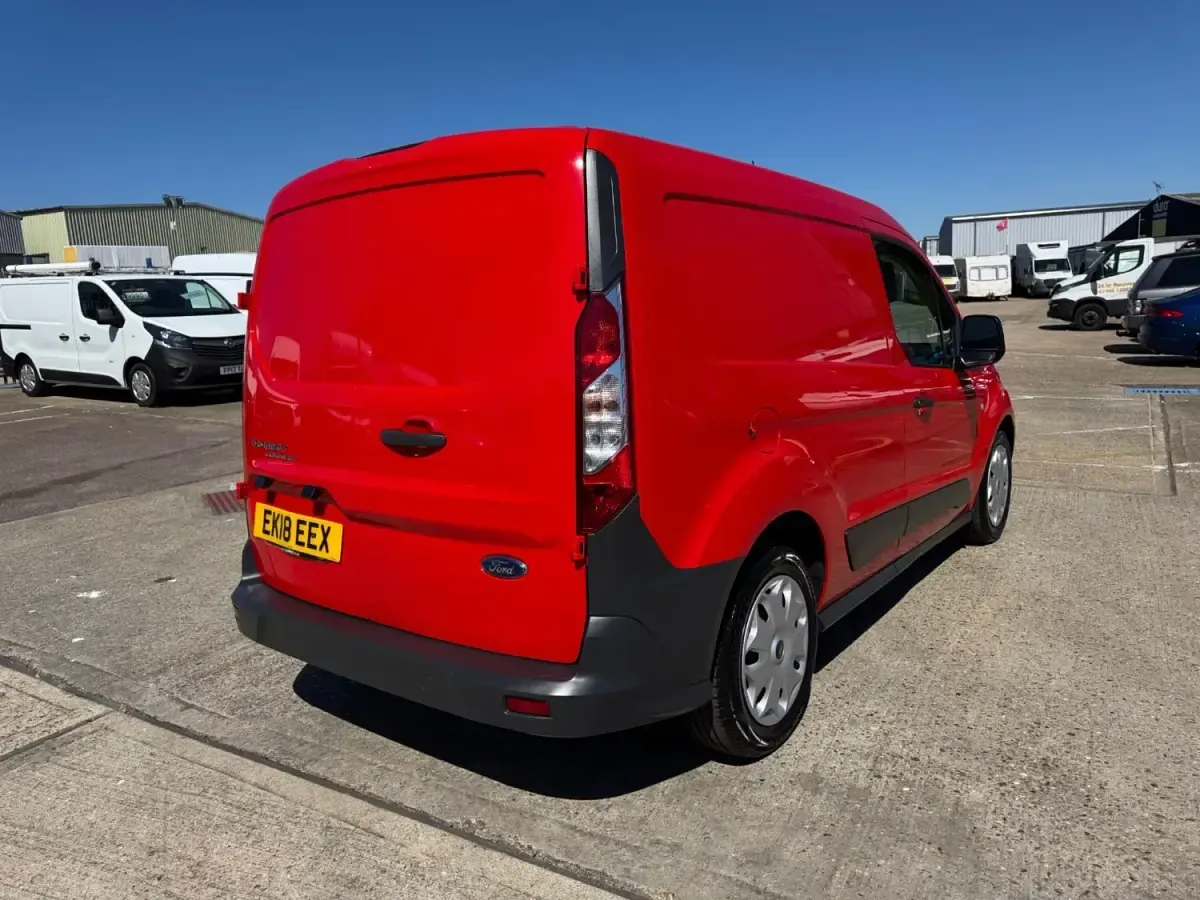 Usado Ford Transit Connect 75 HP (55 kW) 2018 Vermelho Monovolume