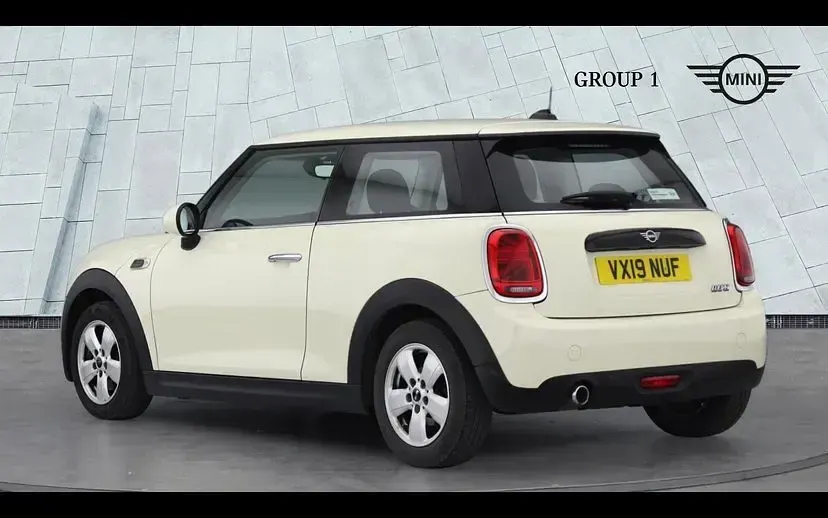 Used Mini Cooper Classic 136 HP (100 kW) 2019 White Hatchback