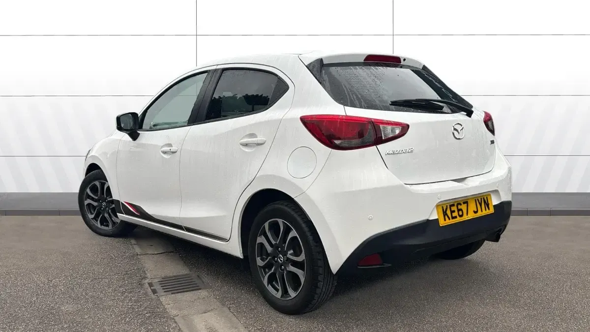 Used Mazda 2 Inclusive 90 HP (66 kW) 2017 White Hatchback