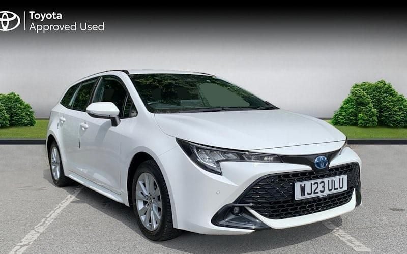 Used 2025 Toyota Corolla Estate | £18,590 (Super price) - Image 1/2