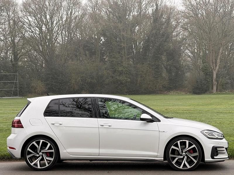 Used VW Golf VII GTD 184 HP (135 kW) 2017 White Hatchback