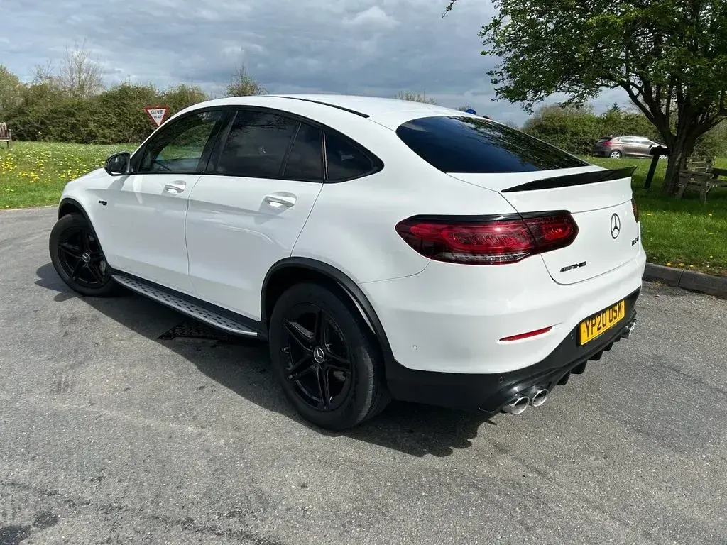 Usado Mercedes GLC43 AMG AMG 390 HP (286 kW) 2020 Branco Coupé