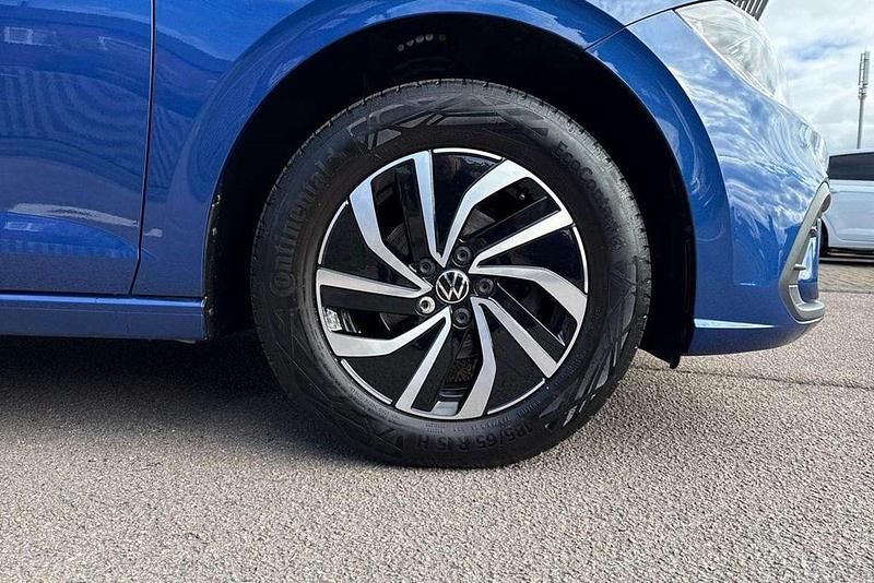 Second-hand VW Polo Life 80 CP (58 kW) 2023 Albastru Hatchback