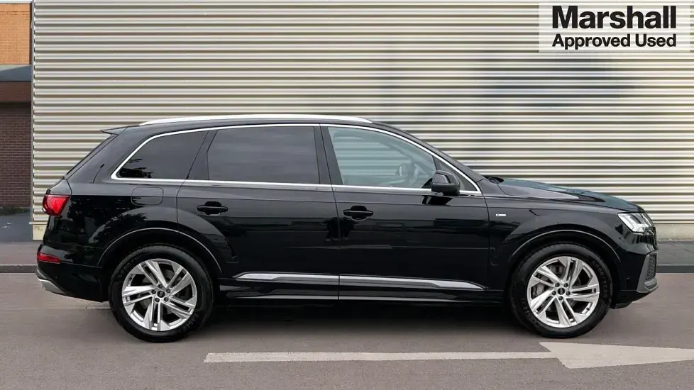 Used Audi Q7 S-Line 286 HP (210 kW) 2023 Black SUV