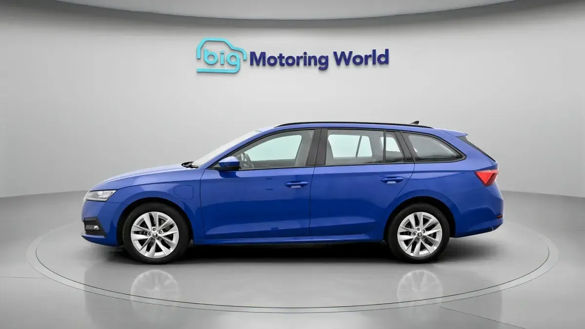 Begagnad Skoda Octavia SE Technology 201 HK (147 kW) 2024 Blå Kombi