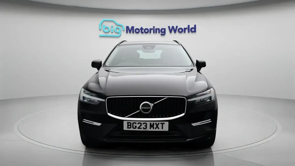 Used Volvo XC60 Core 250 HP (183 kW) 2023 Black SUV