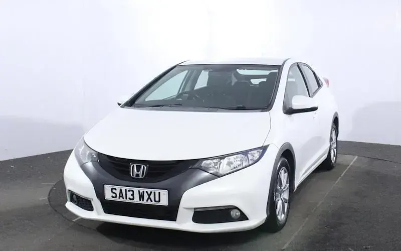Used Honda Civic ES 142 HP (104 kW) 2013 White Hatchback