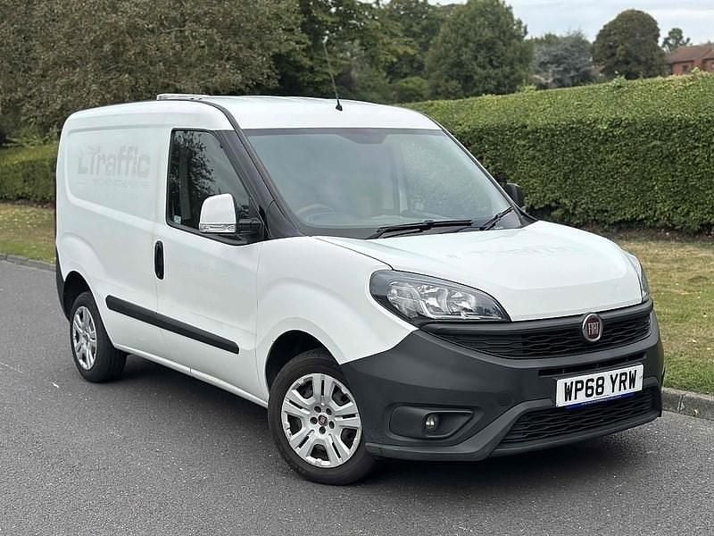 Used Fiat Doblò 95 HP (69 kW) 2018 White MPV