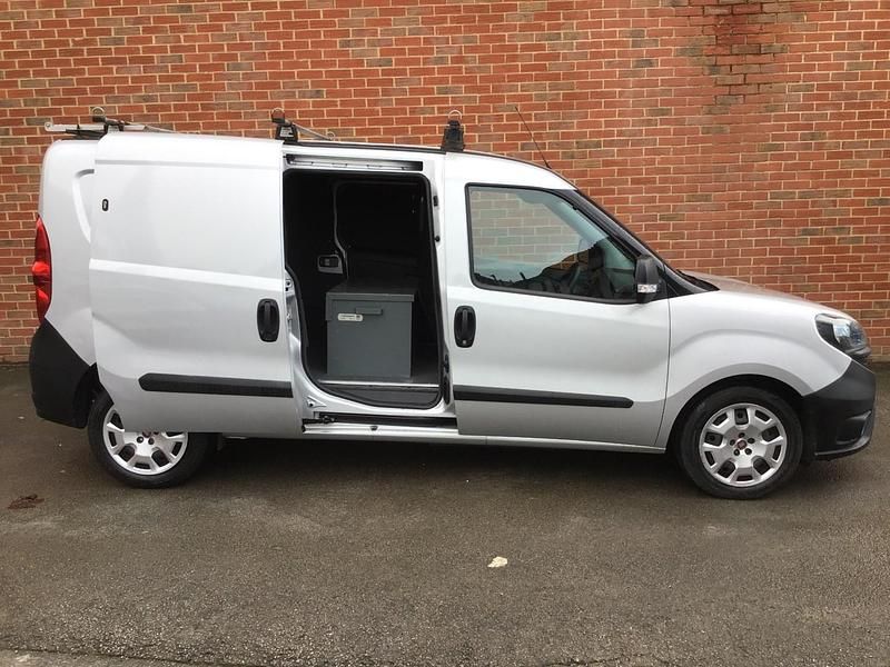 Used Fiat Doblò 2022 Silver MPV