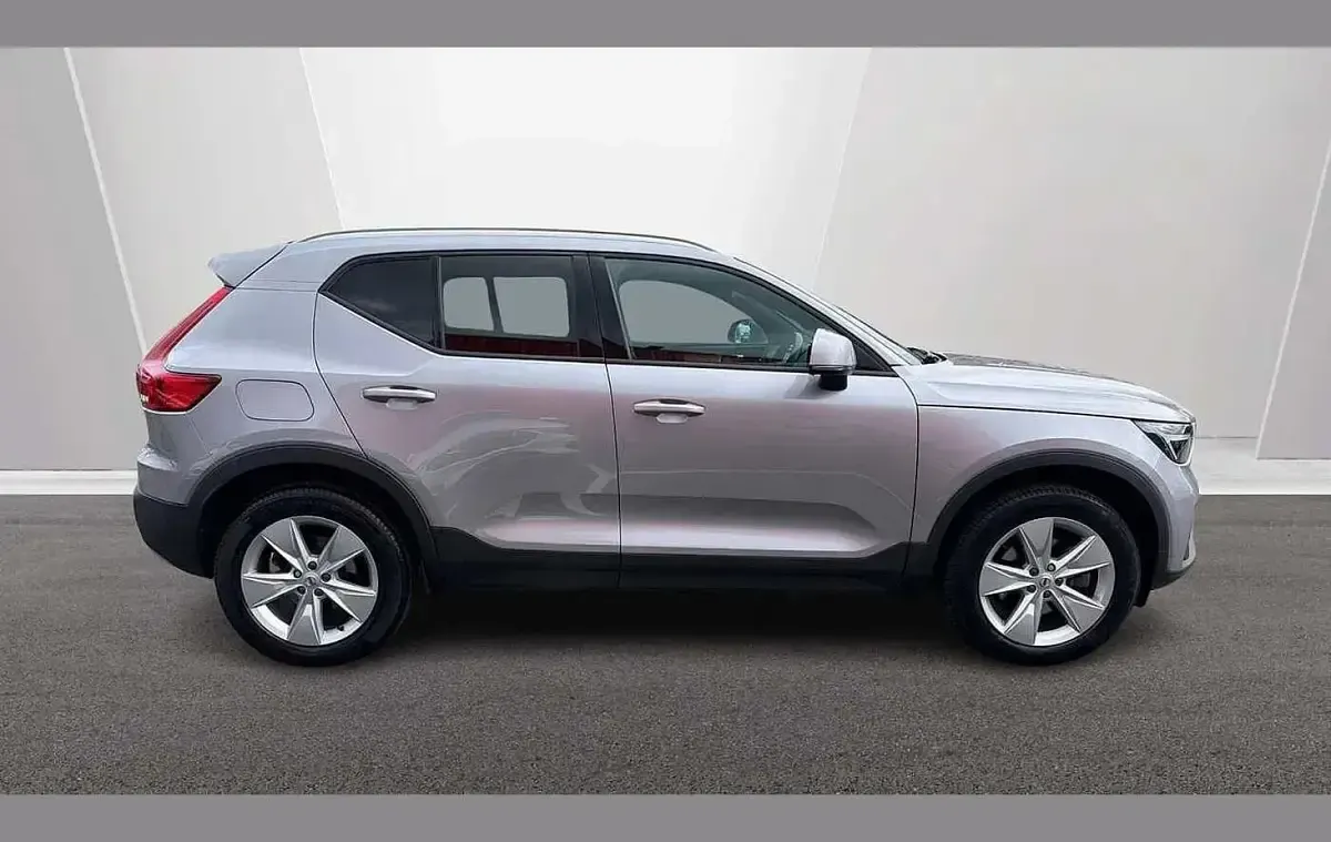 Used Volvo XC40 Core 161 HP (118 kW) 2025 Silver SUV