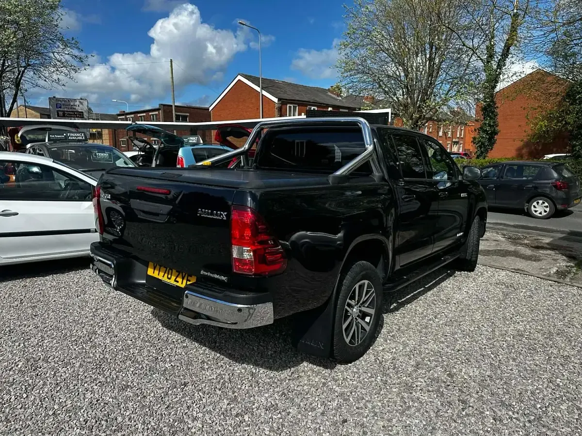 Used Toyota HiLux 150 HP (110 kW) 2020 Black Pickup