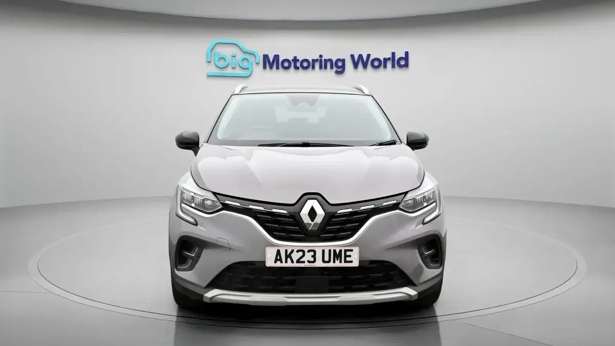 Usado Renault Captur Techno 160 CV (117 kW) 2023 Gris SUV
