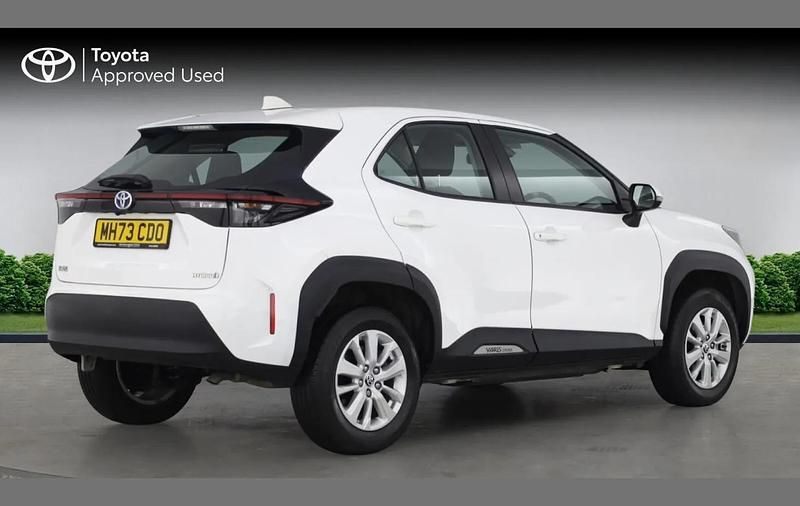 Used Toyota Yaris Cross 113 HP (83 kW) 2024 White SUV