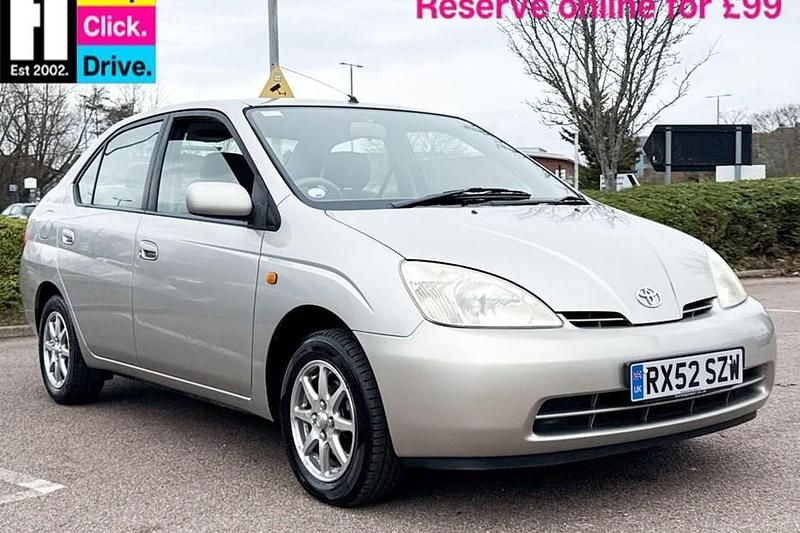 Used Toyota Prius 70 HP (51 kW) 2002 Silver Sedan