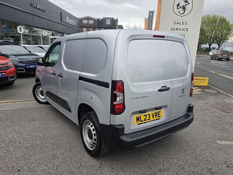 Used Peugeot Partner Premium 102 HP (75 kW) 2023 Grey MPV