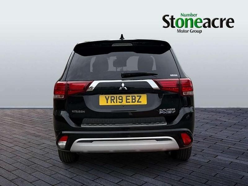 Used Mitsubishi Outlander P-HEV 174 HP (127 kW) 2019 Black SUV