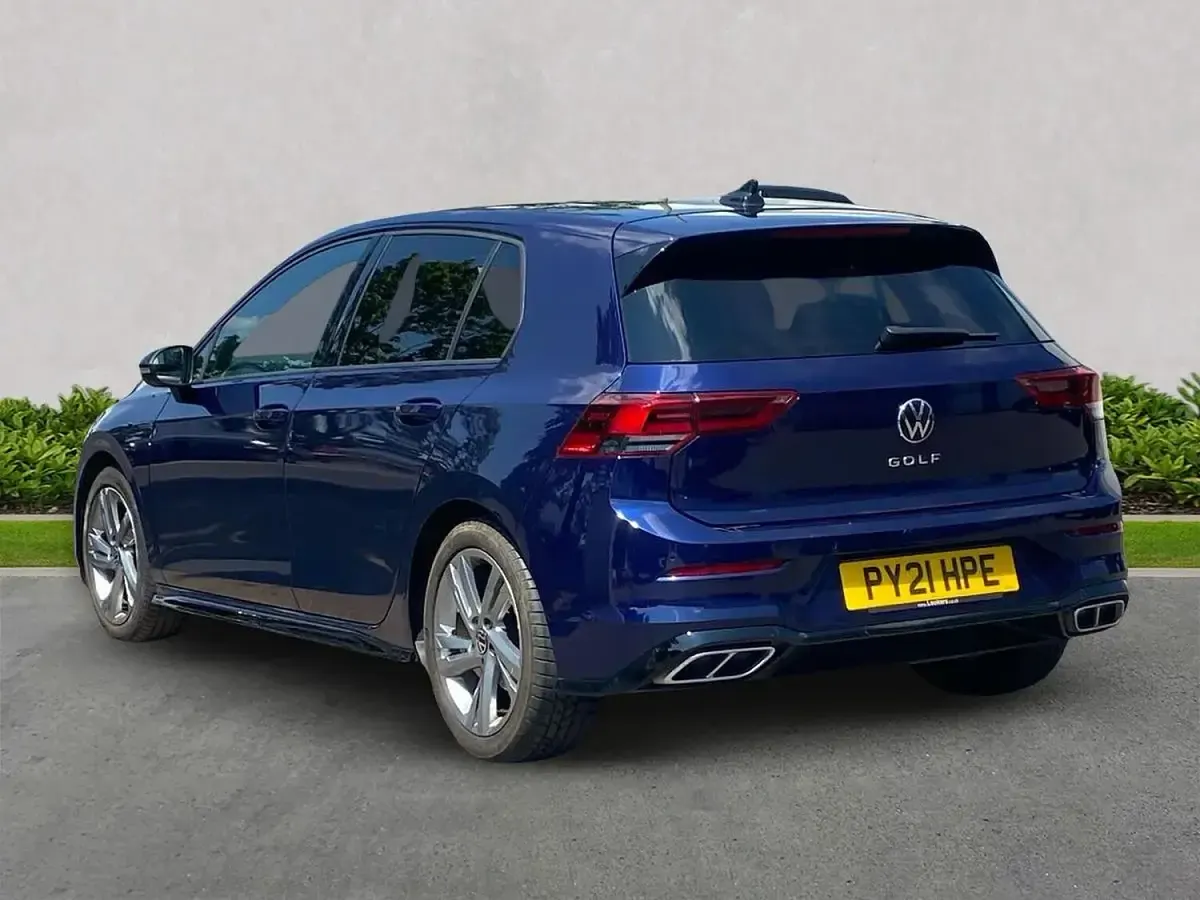 Used VW Golf VIII R-line 150 HP (110 kW) 2021 Blue Hatchback