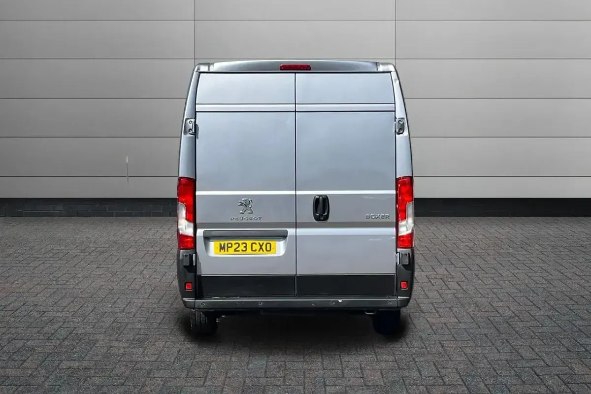 Used Peugeot Boxer Premium 163 HP (119 kW) 2023 Grey Van